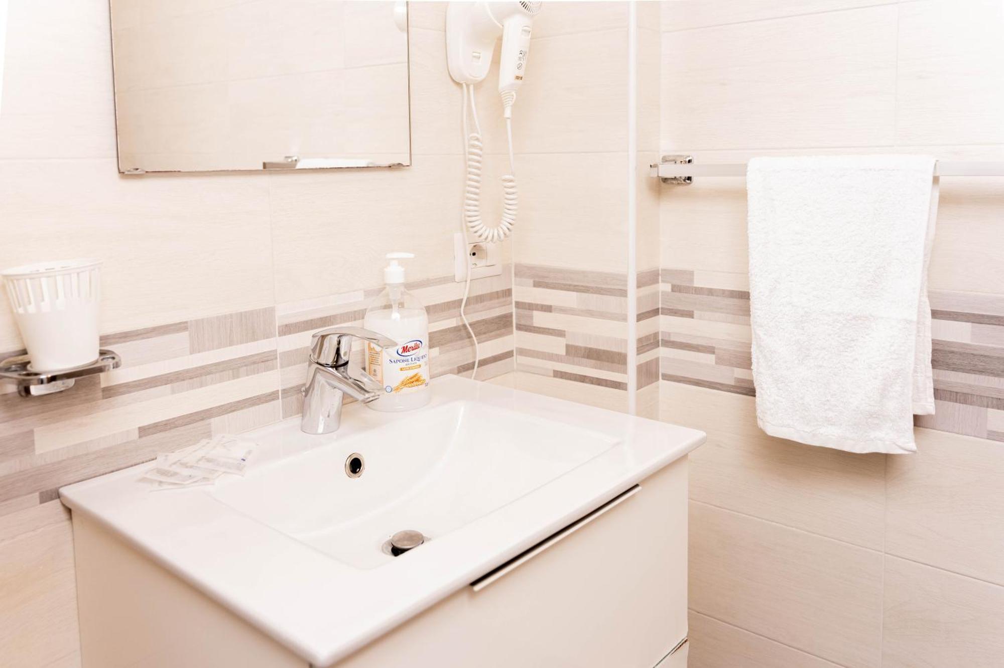 Casa Vacanze Alma B&B Grazioso Appartamento Sul Lungomare Di Pozzuoli A 300Mt Dal Centro E Dal Rione Terra By Movery 외부 사진