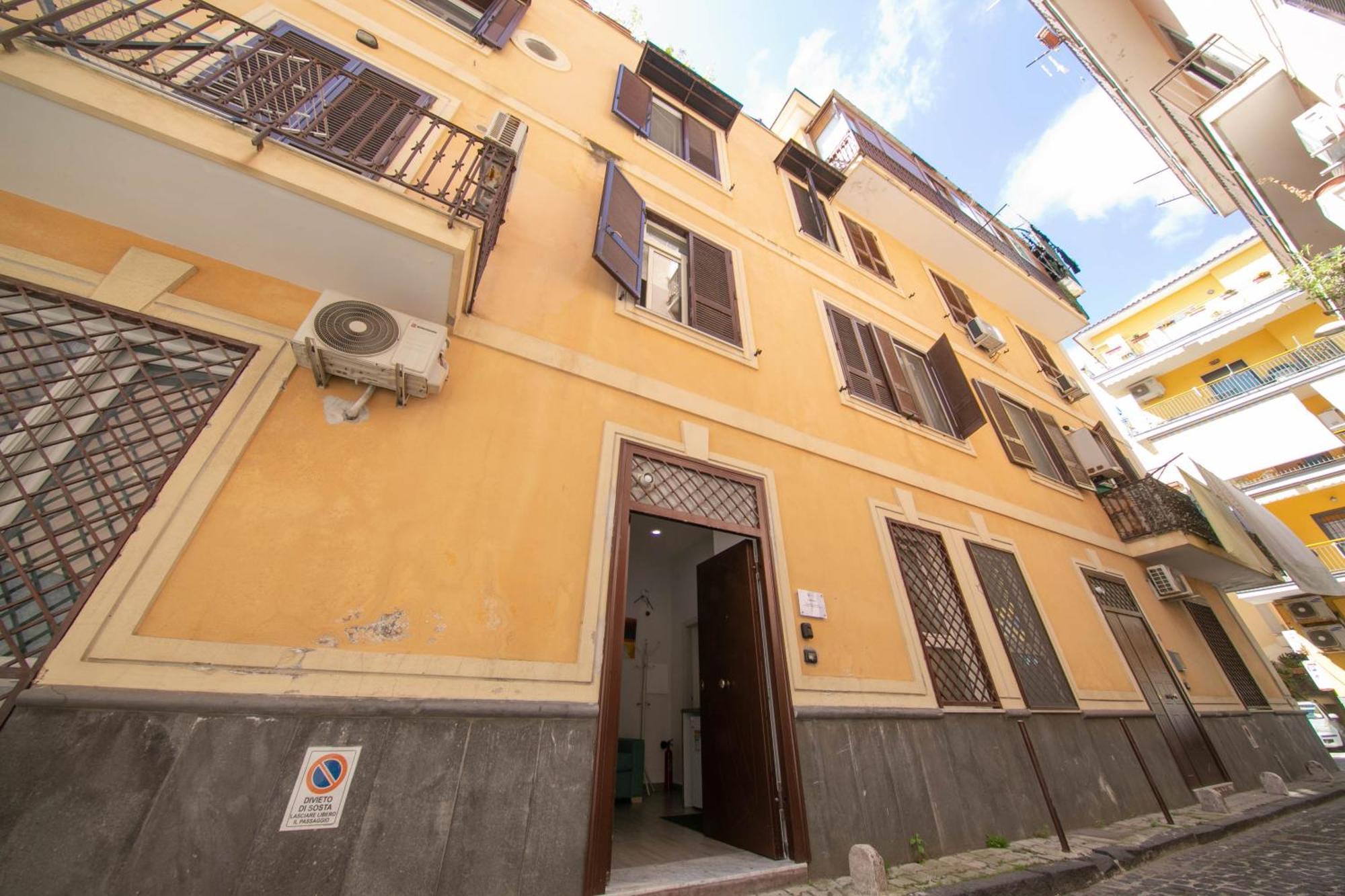 Casa Vacanze Alma B&B Grazioso Appartamento Sul Lungomare Di Pozzuoli A 300Mt Dal Centro E Dal Rione Terra By Movery 외부 사진