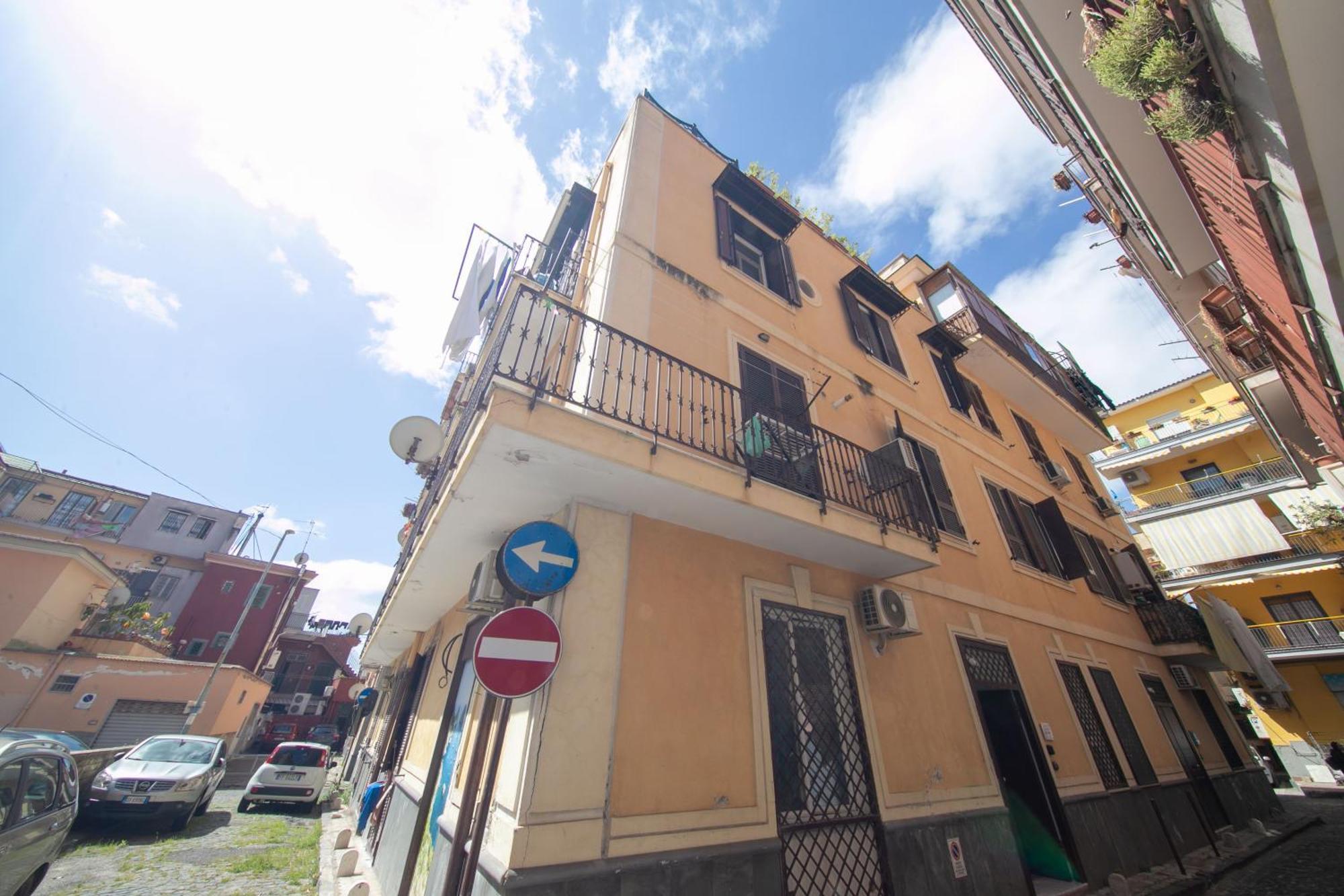 Casa Vacanze Alma B&B Grazioso Appartamento Sul Lungomare Di Pozzuoli A 300Mt Dal Centro E Dal Rione Terra By Movery 외부 사진