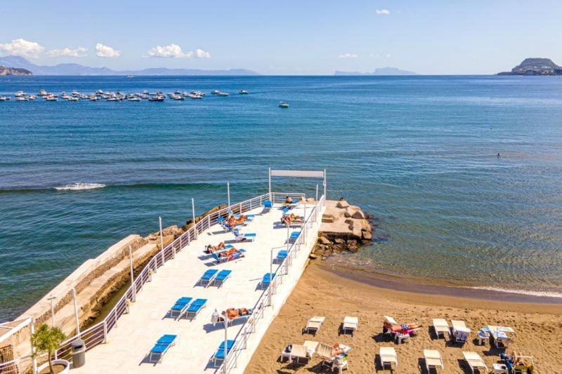 Casa Vacanze Alma B&B Grazioso Appartamento Sul Lungomare Di Pozzuoli A 300Mt Dal Centro E Dal Rione Terra By Movery 외부 사진