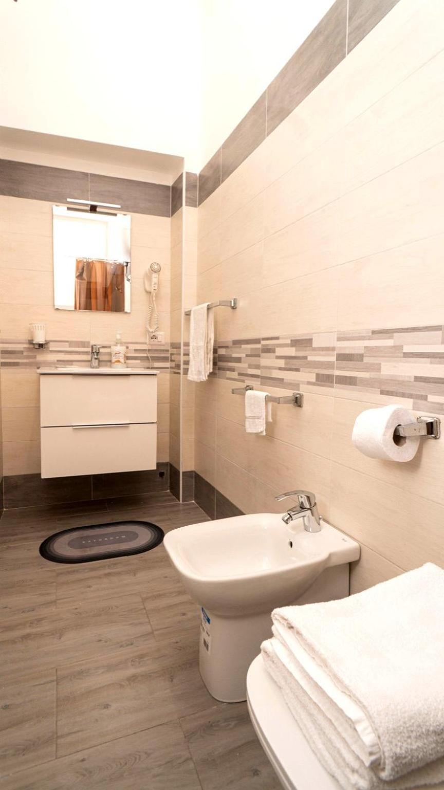 Casa Vacanze Alma B&B Grazioso Appartamento Sul Lungomare Di Pozzuoli A 300Mt Dal Centro E Dal Rione Terra By Movery 외부 사진
